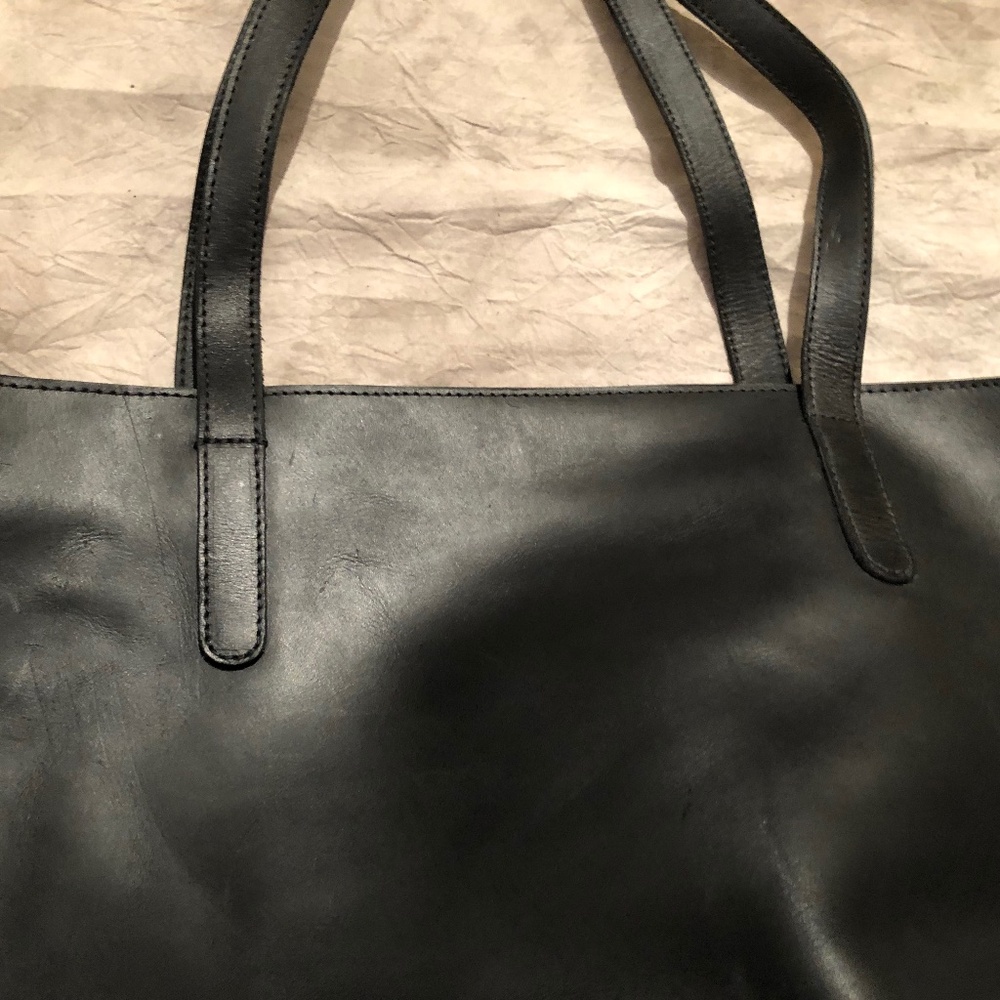 PARKER CLAY TOTE BAG.  Merkato Signature Zip Tote LEATHER TOTE BAG - Picture 9 of 11
